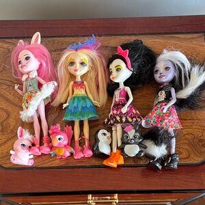 Set of 4 Enchantimals and their pets